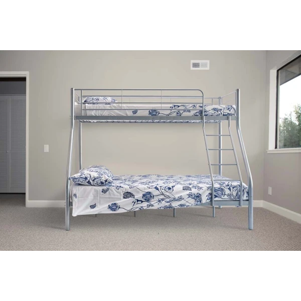 Double metal bunk bed with a 140 x 190 and a 90 x 190 bed. Sleeps 3. Comes with ladder and fall protection.