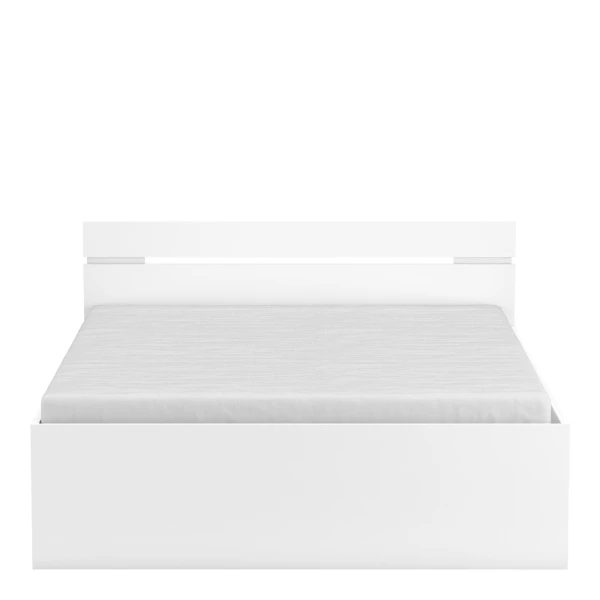 Double bed with headboard, lower drawers and shelf. 140 x 190 cm. Modern and functional bed.